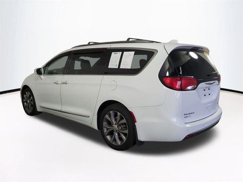 Used 2019 Chrysler Pacifica Limited w/ Tire & Wheel Group image 7