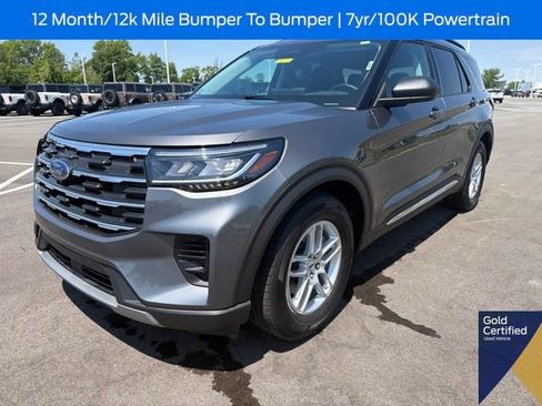 Used 2025 Ford Explorer Active RWD image 2