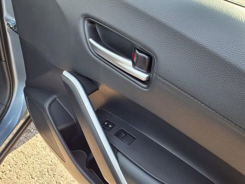 Used 2025 Toyota Corolla Cross XLE image 79