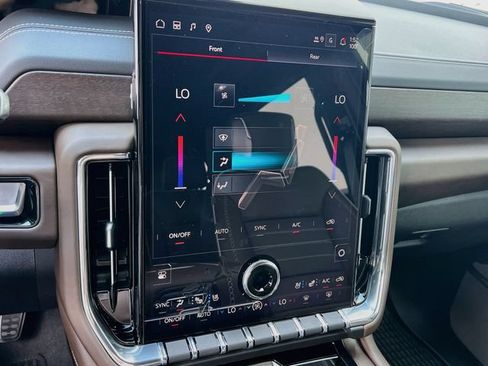 New 2026 GMC Yukon Denali Ultimate AWD/4WD image 11