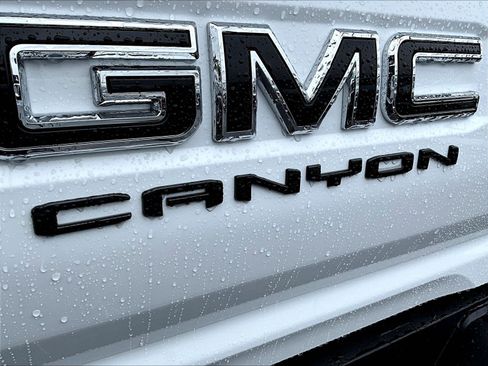 New 2026 GMC Canyon AT4X w/ LPO, Black Badging Package AWD/4WD image 14