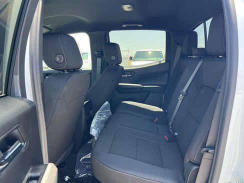 New 2026 GMC Canyon Elevation w/ LPO, Black Badging Package RWD image 25