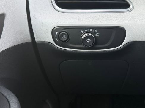 Used 2020 Chevrolet Bolt LT image 17