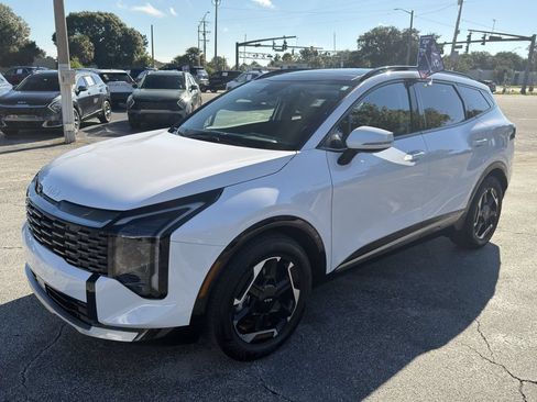 Certified 2026 Kia Sportage SX FWD image 9