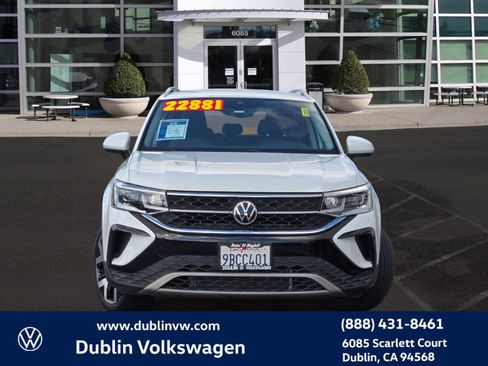 Used 2022 Volkswagen Taos SEL AWD/4WD image 2