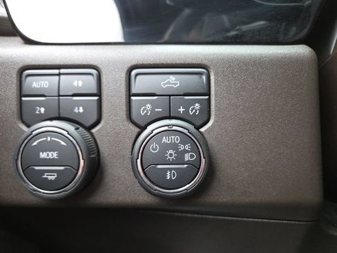 Used 2025 Chevrolet Silverado 1500 LT Trail Boss w/ Convenience Package II AWD/4WD image 68