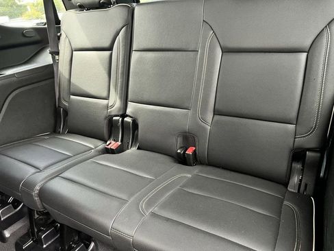 Used 2024 GMC Yukon SLT image 10