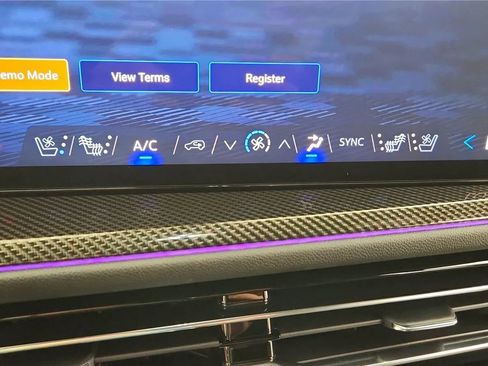 New 2026 Chevrolet Traverse High Country FWD image 32