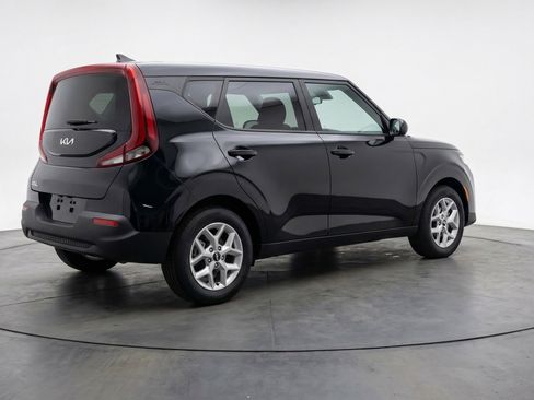 Used 2025 Kia Soul LX w/ LX Technology Package image 9