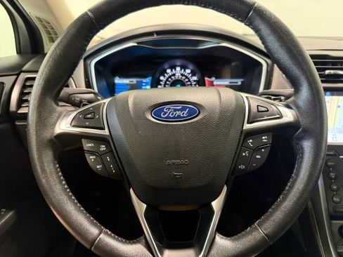 Used 2019 Ford Fusion Titanium image 15