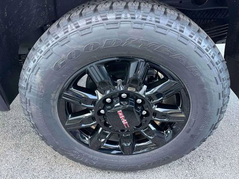 New 2026 GMC Sierra 2500 AT4 w/ Technology Package AWD/4WD image 12