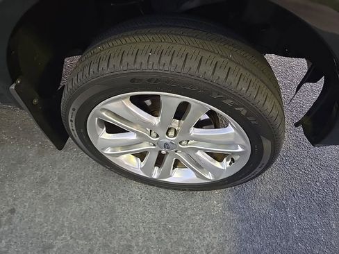 Used 2014 Ford F150 Limited image 14