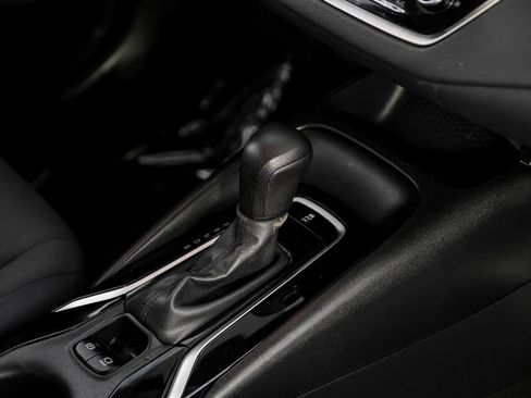 Used 2020 Toyota Corolla LE FWD image 21