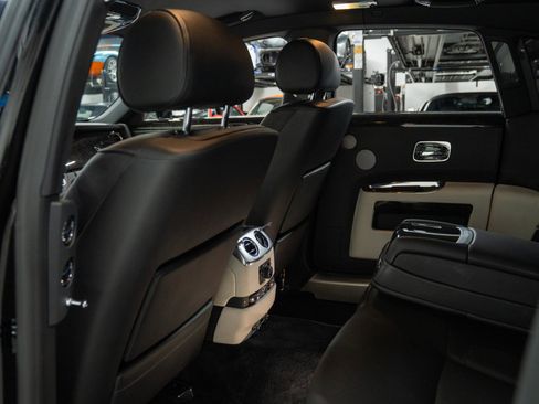 Used 2014 Rolls-Royce Ghost image 28