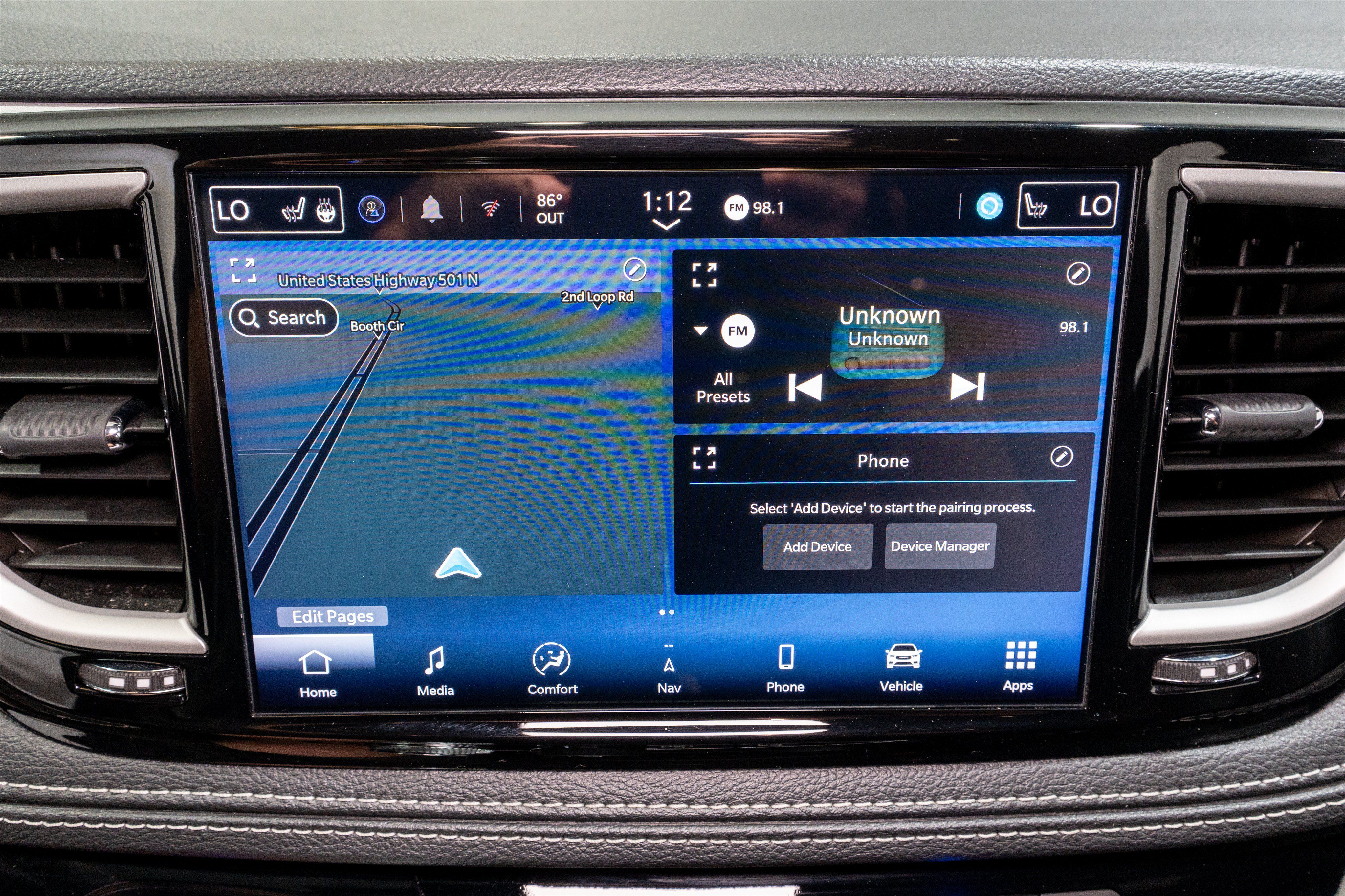 Used 2024 Chrysler Pacifica Limited FWD image 18