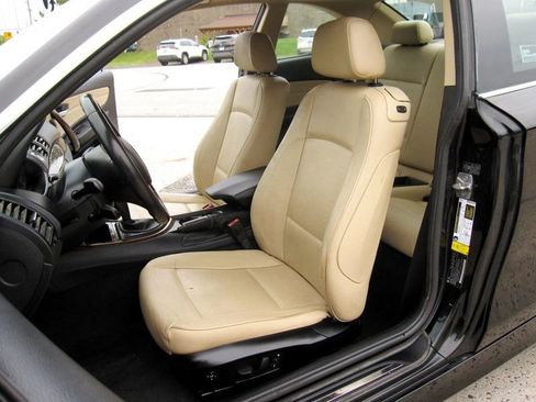 Used 2011 BMW 128i Coupe image 17