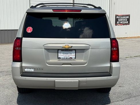 Used 2015 Chevrolet Suburban LT w/ Luxury Package AWD/4WD image 7
