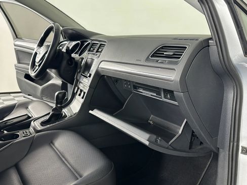 Used 2017 Volkswagen Golf Alltrack SE image 42