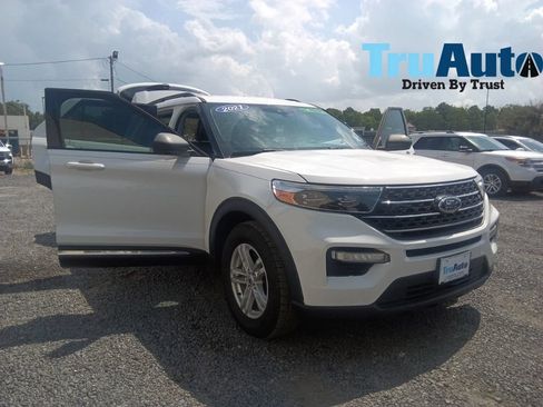 Used 2021 Ford Explorer XLT w/ Equipment Group 202A RWD image 9