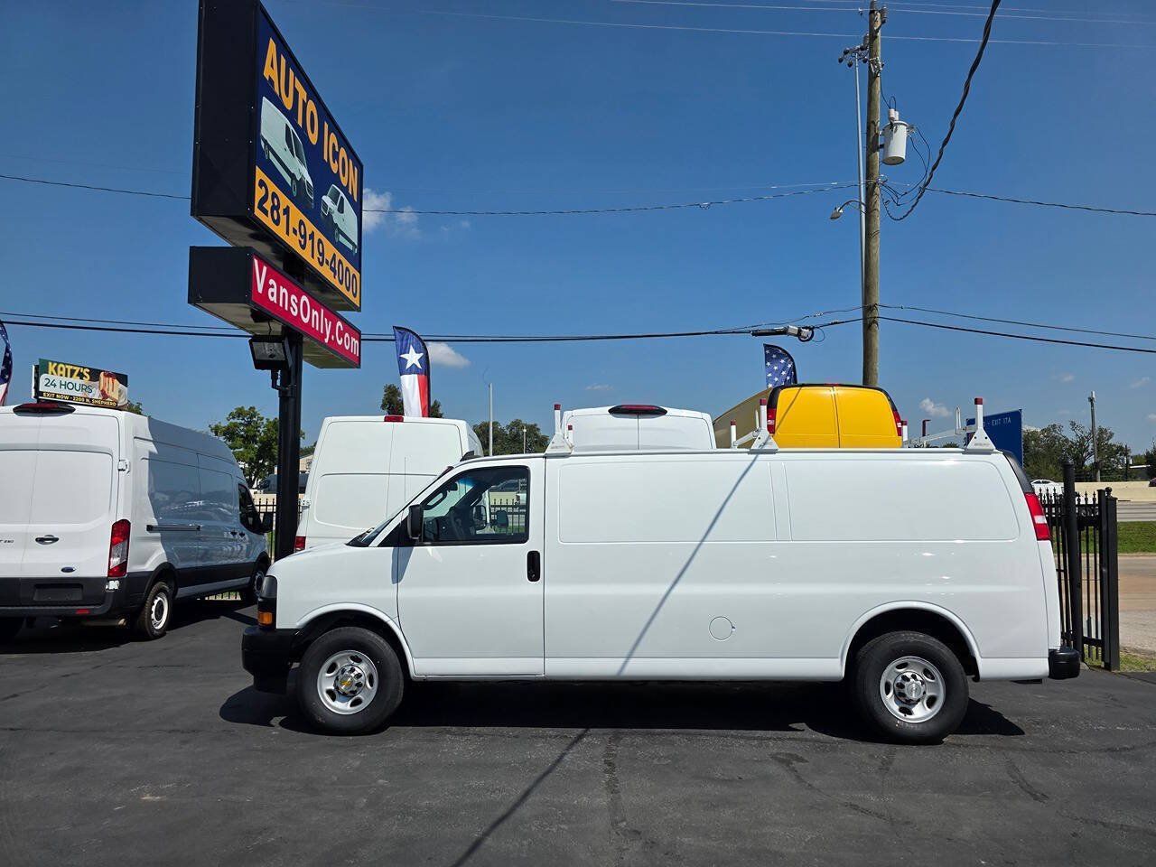 Used 2020 Chevrolet Express 2500 Extended w/ Driver Convenience Package RWD image 4