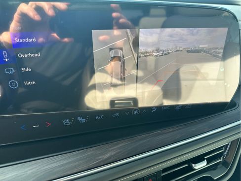 Certified 2025 Chevrolet Suburban Premier image 10