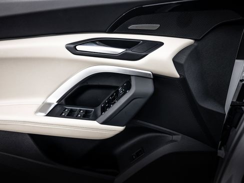 Certified 2025 Audi Q5 Premium Plus w/ Premium Plus image 13