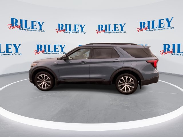 Certified 2025 Ford Explorer ST-Line AWD/4WD image 8