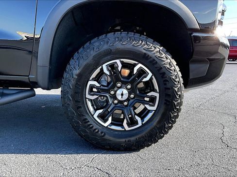 Certified 2025 Chevrolet Silverado 1500 ZR2 w/ Technology Package image 8