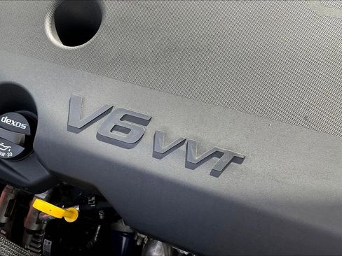 Used 2023 Chevrolet Traverse High Country image 35