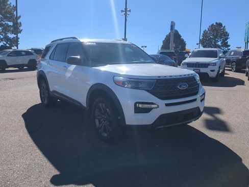 Used 2023 Ford Explorer XLT w/ Equipment Group 202A image 3