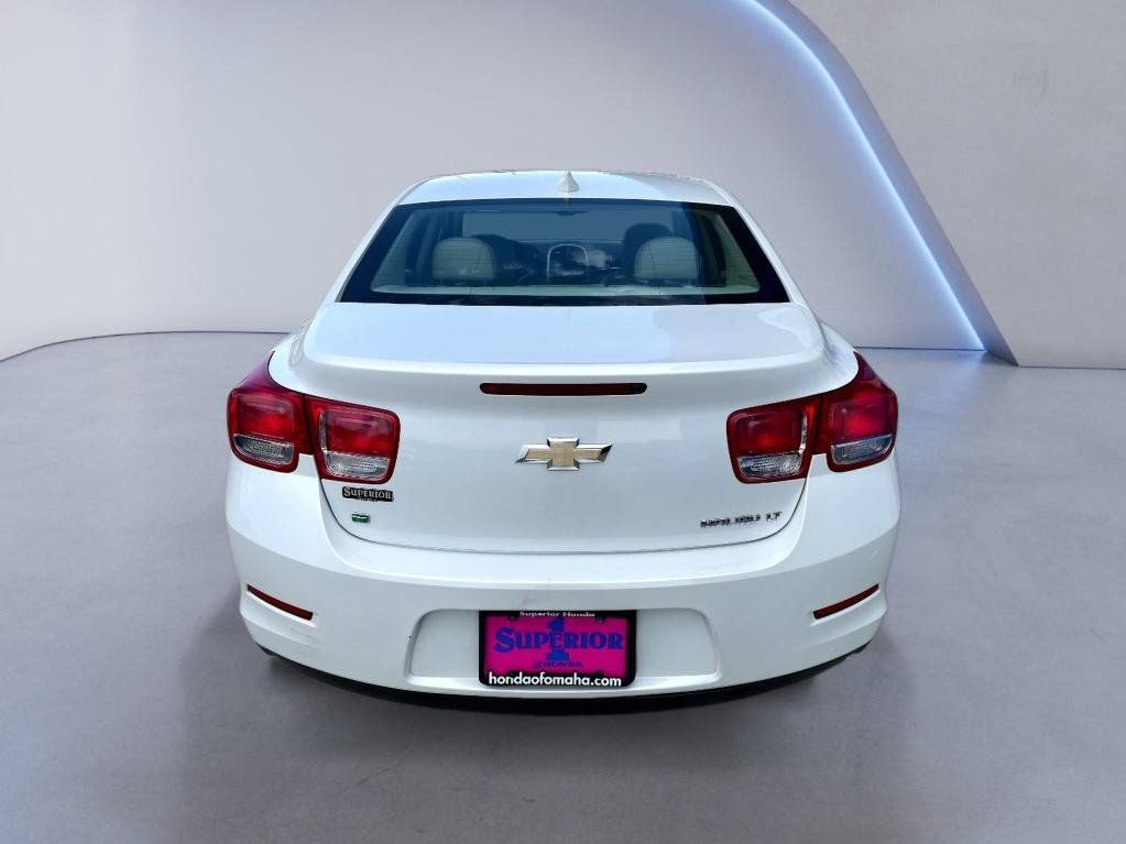 Used 2016 Chevrolet Malibu LT FWD image 3