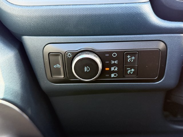 Used 2025 Ford Maverick Lobo AWD/4WD image 35