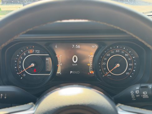 Used 2025 Jeep Wrangler Unlimited Sahara AWD/4WD image 18