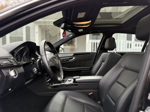 Used 2010 Mercedes-Benz E 350 4MATIC Sedan image 10