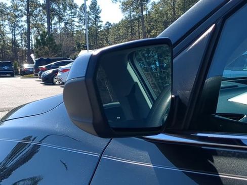 Used 2020 Chevrolet Equinox LT image 18