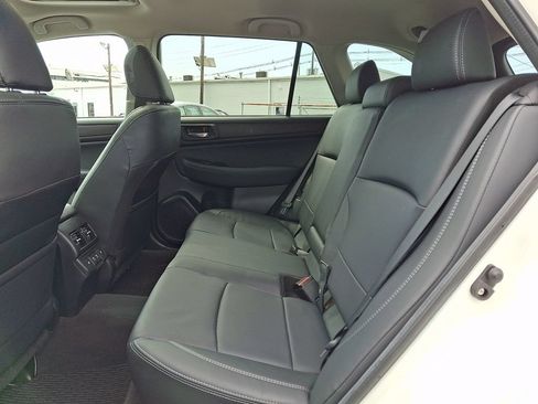 Used 2019 Subaru Outback 2.5i Limited AWD/4WD image 14