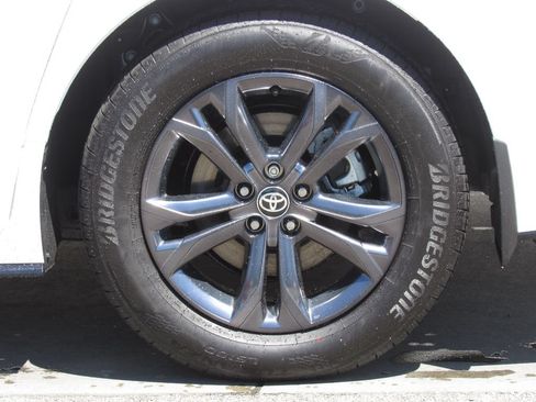 Used 2026 Toyota Sienna XSE AWD/4WD image 42