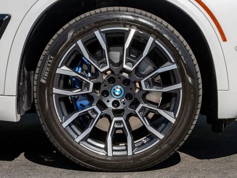 Used 2024 BMW X5 xDrive50e w/ Premium Package AWD/4WD image 12