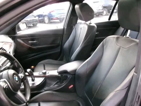 Used 2015 BMW 320i Sedan RWD image 11