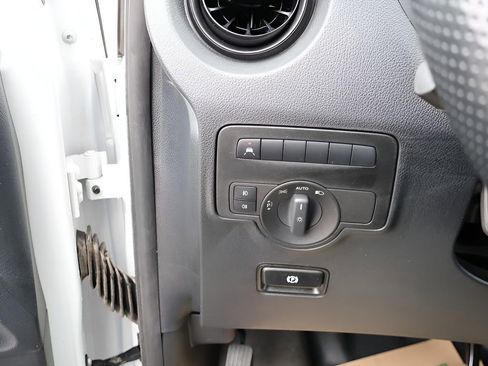 Used 2023 Mercedes-Benz Metris Passenger image 33