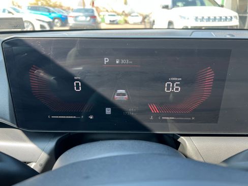 Used 2025 Kia K4 LXS image 39