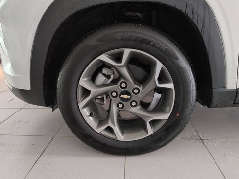 Certified 2024 Chevrolet Trax LT FWD image 31