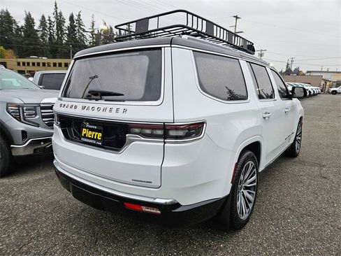 Used 2023 Jeep Grand Wagoneer Series III w/ Rear Seat Video Group 1 image 4