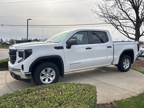 Used 2023 GMC Sierra 1500 Pro w/ Pro Value Package image 5