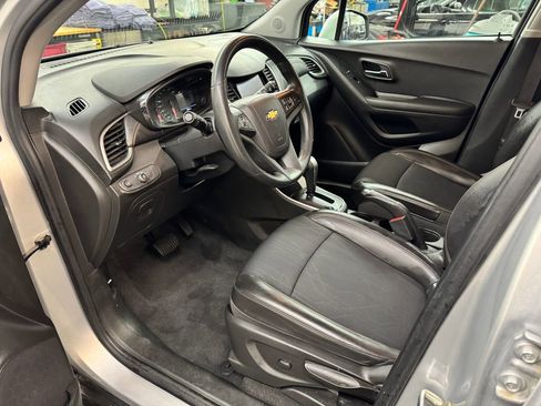 Used 2021 Chevrolet Trax LT image 13