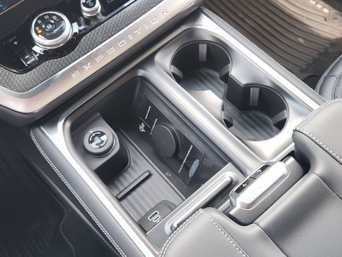 New 2027 Ford Expedition Platinum w/ Stealth Appearance Package AWD/4WD image 19