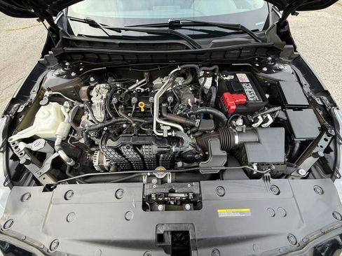 Used 2024 Nissan Altima 2.5 SV FWD image 25