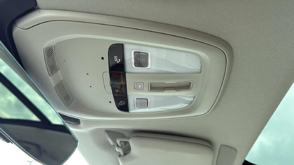 Certified 2024 Volvo XC90 T8 Plus AWD/4WD image 24