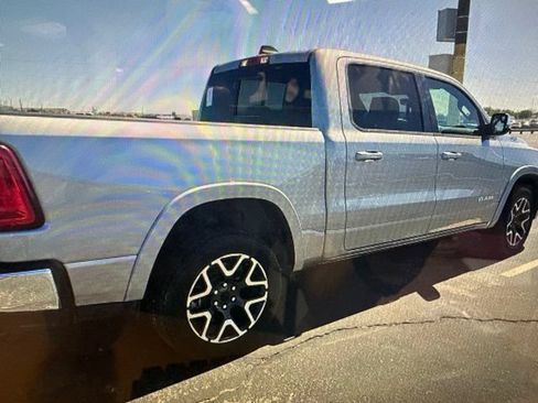 Used 2025 RAM 1500 Laramie AWD/4WD image 7