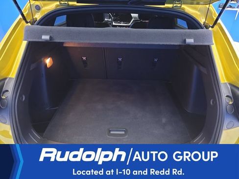 Used 2025 Chevrolet Trax RS w/ Sunroof Package FWD image 24